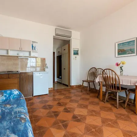 Laura Apartment