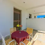 Apartman Laura *