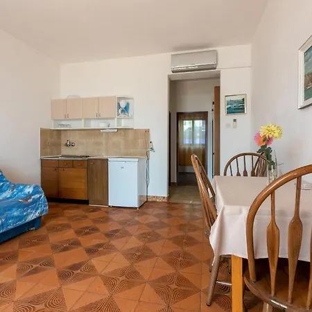 Apartman Laura *