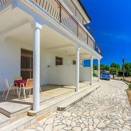 Apartman Laura *