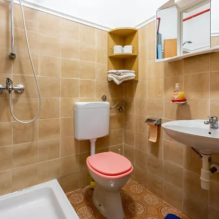 Apartman Laura *